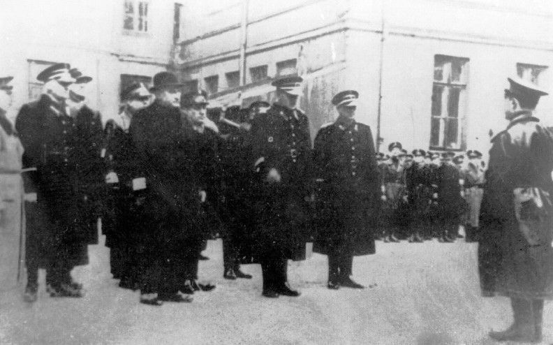 Czerniakow and the Jewish Police in the Warsaw ghetto